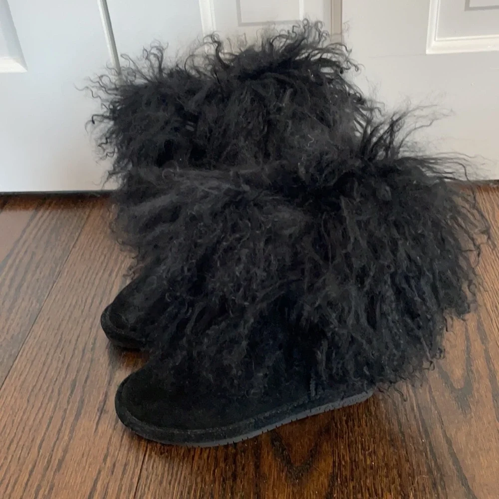 Bearpaw Girls Black Lamb Fur Boo Boots size 1